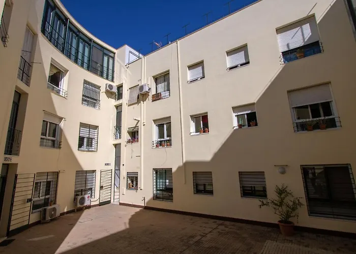 Medina Apartment And Parking Historical Center